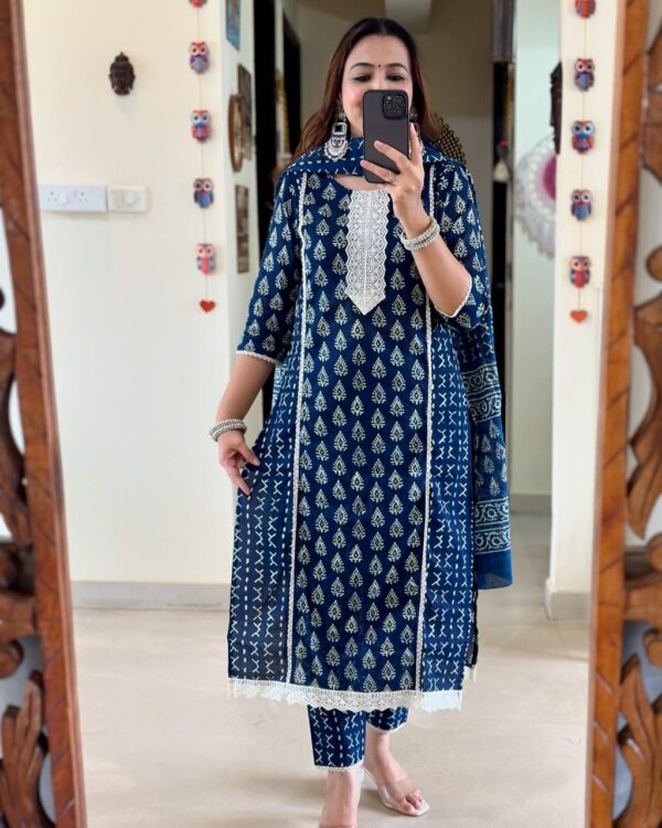 Great Look Indigo Kurti Pant Dupatta - Image 2