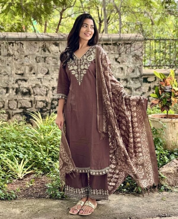 HANDLOOM COTTON KURTI WITH EMBROIDERY WORK - Image 2