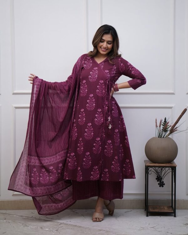 Effortless festive wear - Image 2