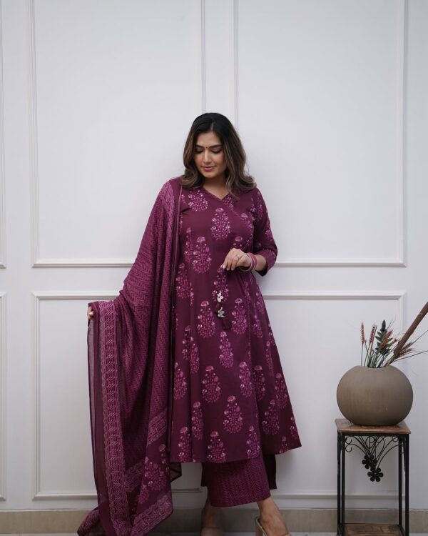 Effortless festive wear - Image 4
