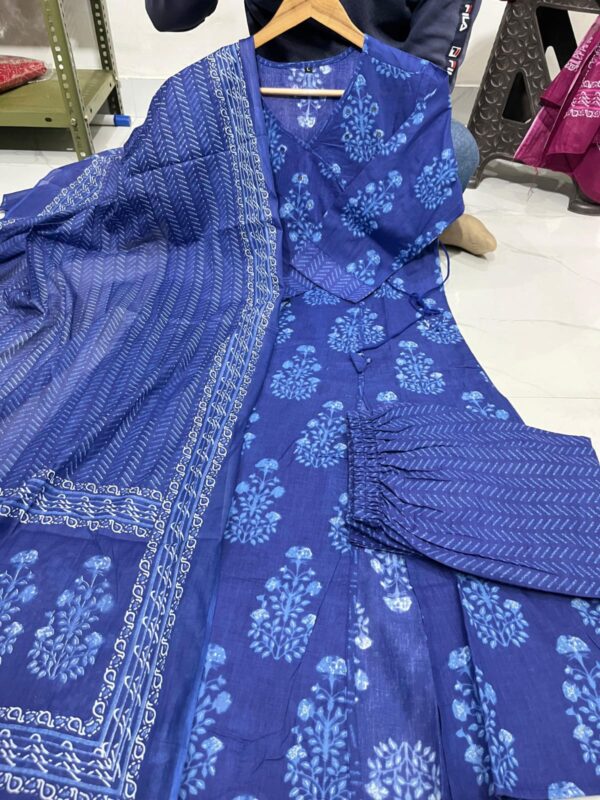 Effortless festive wear - Image 7