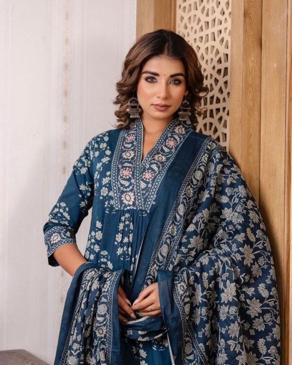 NEW FULL COTTON PRINT HAND WORK ANARKALI KURTI PANT MALMAL DUPATTA ARRIVAL - Image 5