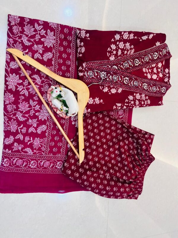 NEW FULL COTTON PRINT HAND WORK ANARKALI KURTI PANT MALMAL DUPATTA ARRIVAL - Image 6
