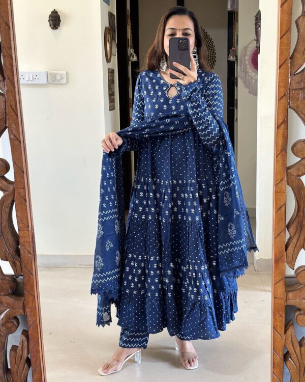 Full heavy discharge print Indigo Blue colour - Image 7
